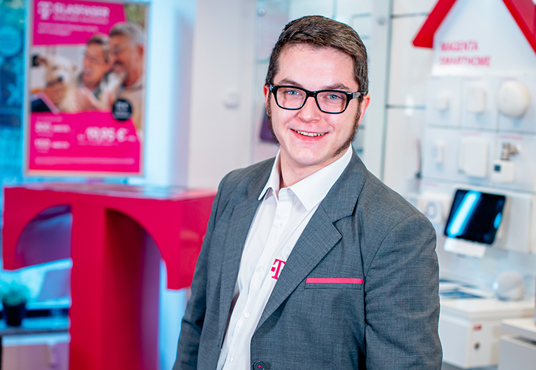 Fabian Reichert, Shopverantwortung. Welkona – Ihr Telekom Partner in Bernburg