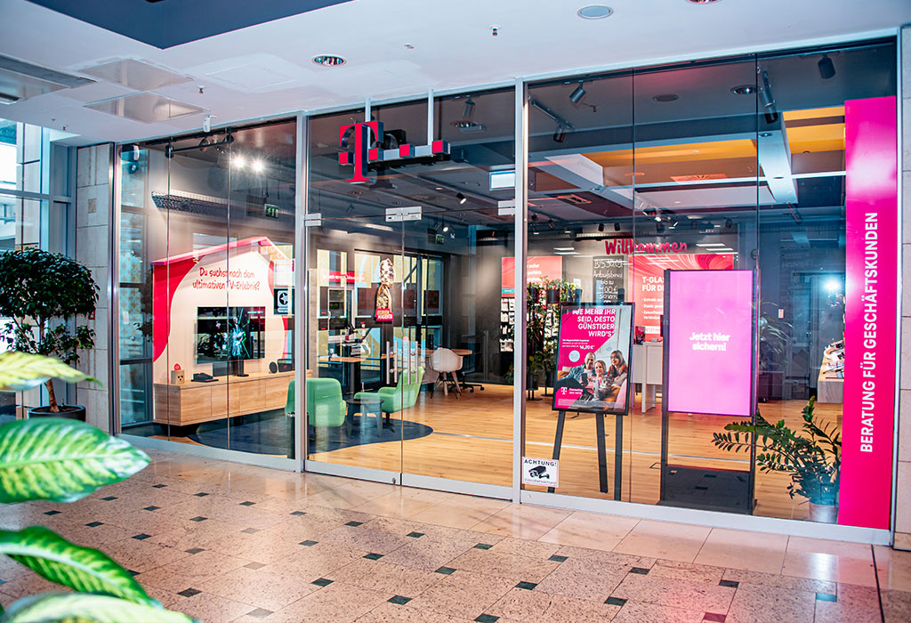 Shop Außenansicht. Welkona – Ihr Telekom Partner in Leuna