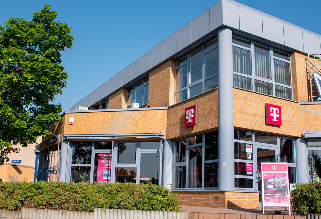 Shop Außenansicht. Welkona – Ihr Telekom Partner in Wolfen